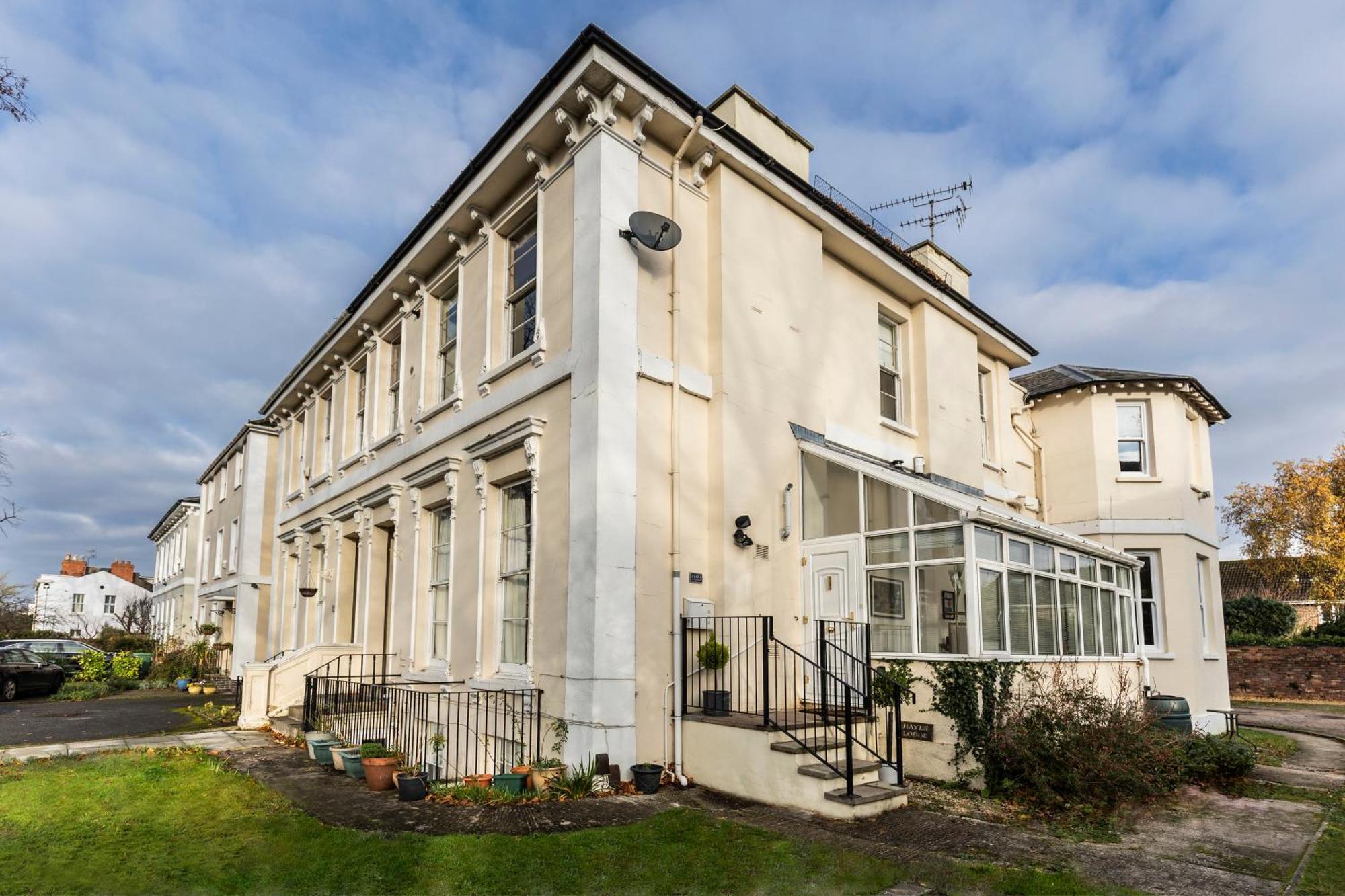 10 Sydenham - By Luxury Apartments Cheltenham Exterior foto